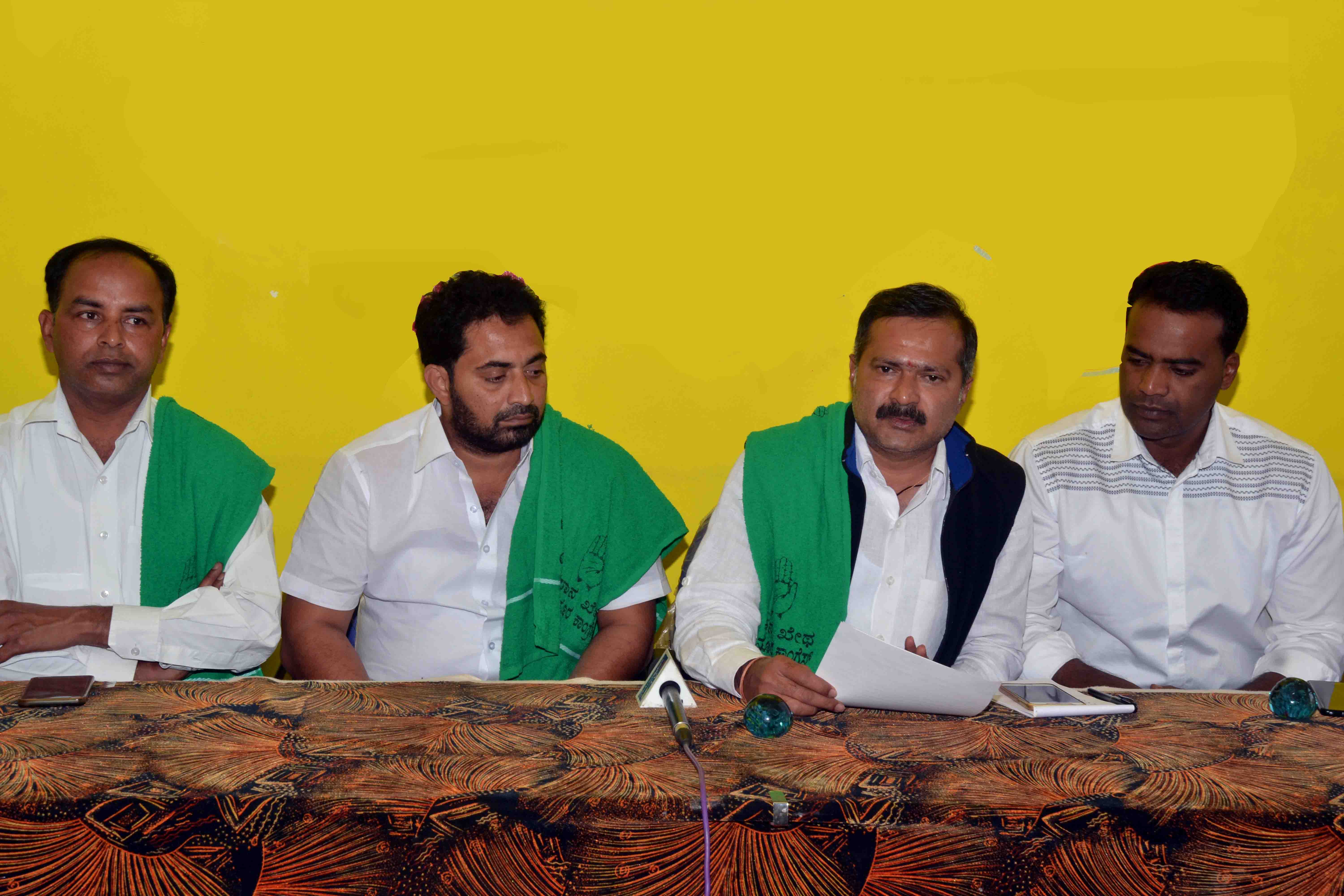 ರೈತರಿಂದ ಬಲವಂತದ ಸಾಲ ವಸೂಲಾತಿ ಮಾಡಿದರೆ ಕ್ರಿಮಿನಲ್ ಮೊಕದ್ದಮೆ: ಸಚಿನ್‍ಮೀಗಾ ಎಚ್ಚರಿಕೆ